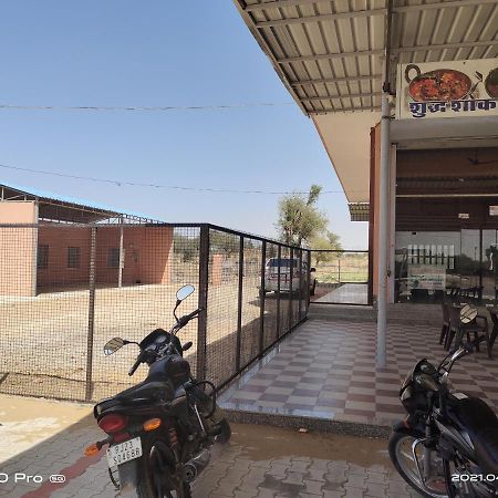 Hotel Purnima Palace Fatehpur  Luaran gambar