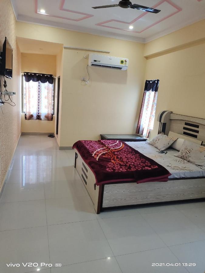 Hotel Purnima Palace Fatehpur  Luaran gambar